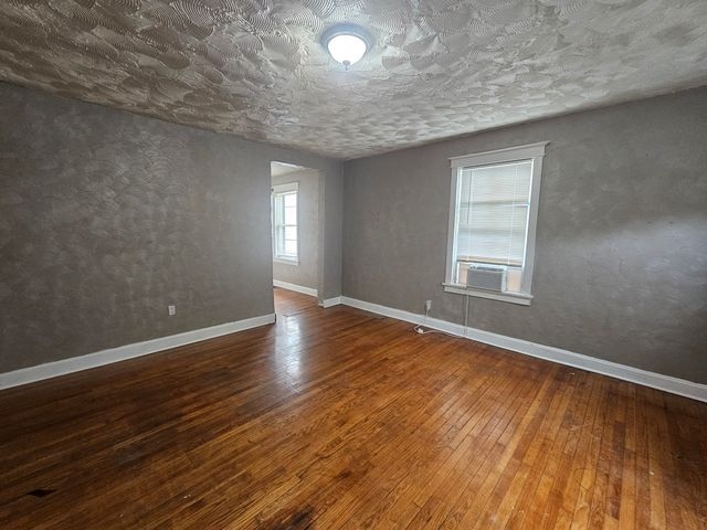 Photo - 2144 Cherry Ave