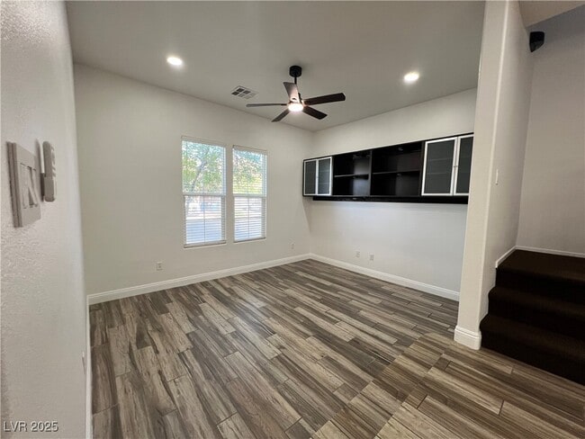 Building Photo - 9501 Ironsend St Rental
