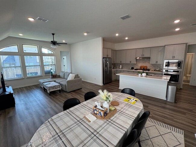 Photo - 201 Dove Tree Dr