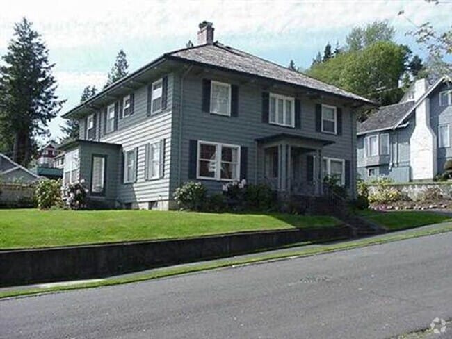 Building Photo - 5bd 5ba Stunning Home
