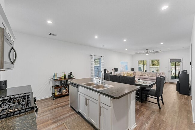 Photo - 24006 Sunview Vly Dr