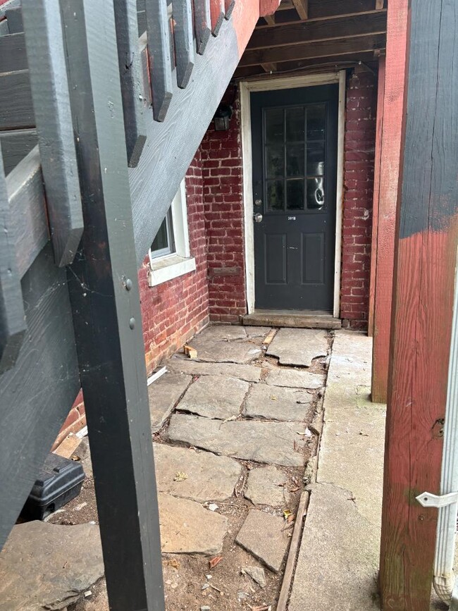 Building Photo - 301 Walnut St Rental