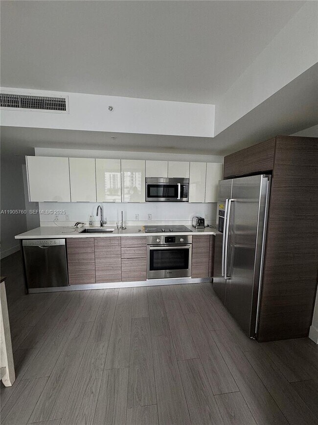 Photo - 1010 SW 2nd Ave Unit 910