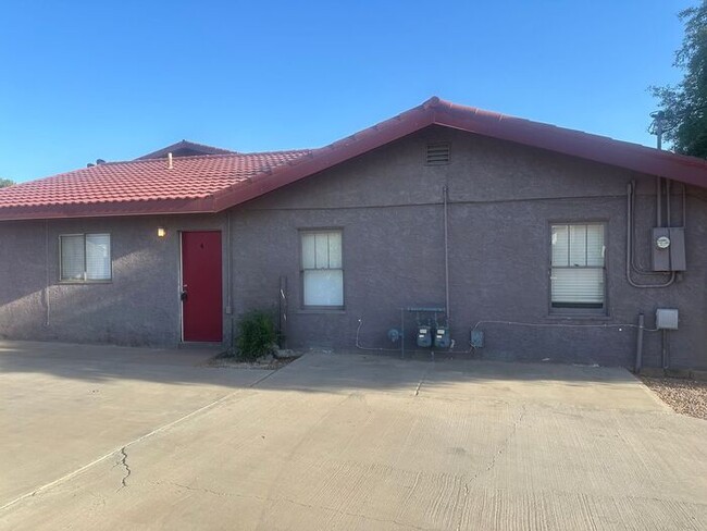 Building Photo - Cozy 1 Bed 1 Bath available in Scottsdale