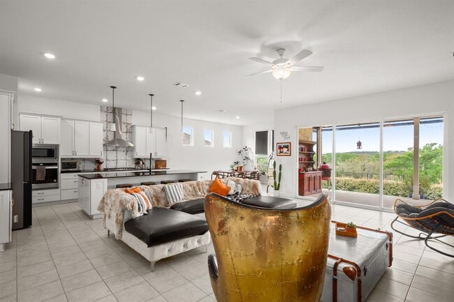 Photo - 385 Barnhill Lp