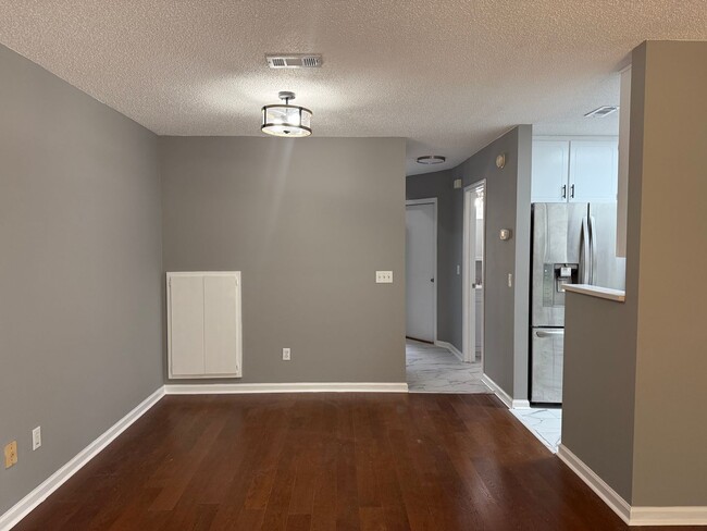 Photo - 92 Woodfield Pl