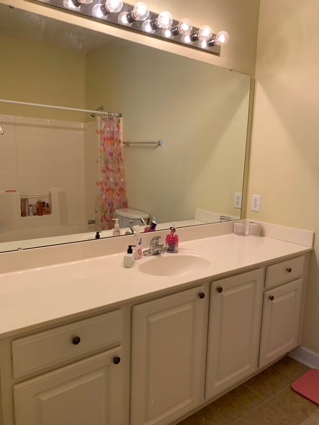 Photo - 165 Westhaven Dr Unit Carolina Willows