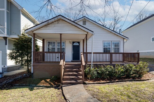 Building Photo - Awesome 3BR/2BA home in the highly desirable East Nashville neighborhood!