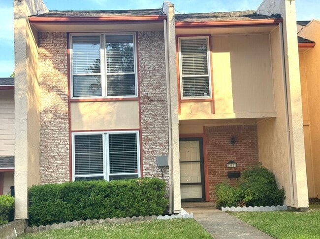 Photo - 312 Valley Park Dr Townhome