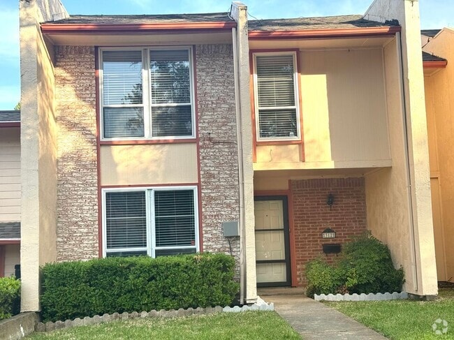 Building Photo - 312 Valley Park Dr Rental