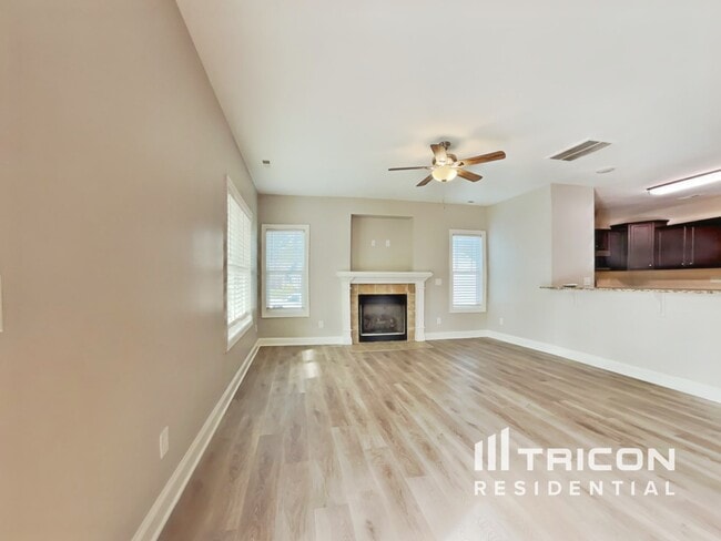 Photo - 232 Highcroft Cir