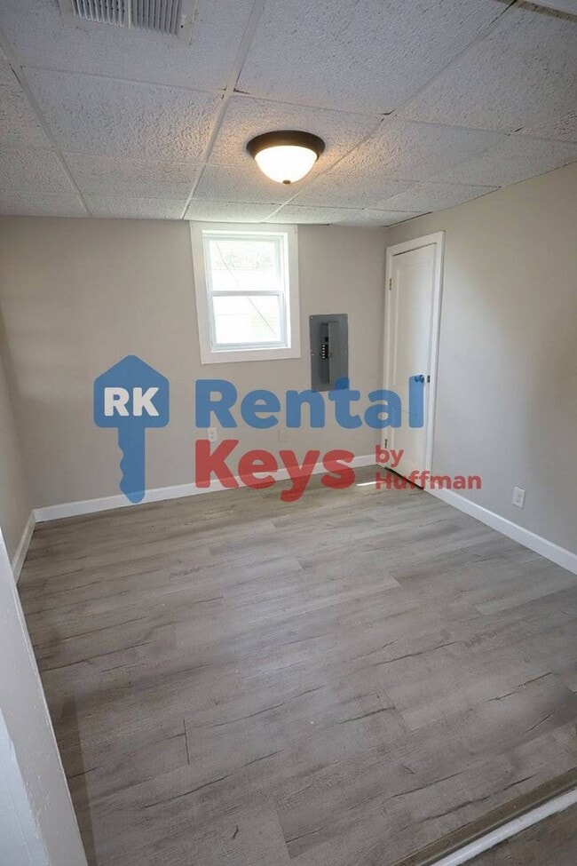 Photo - 3023 Claremont Ave