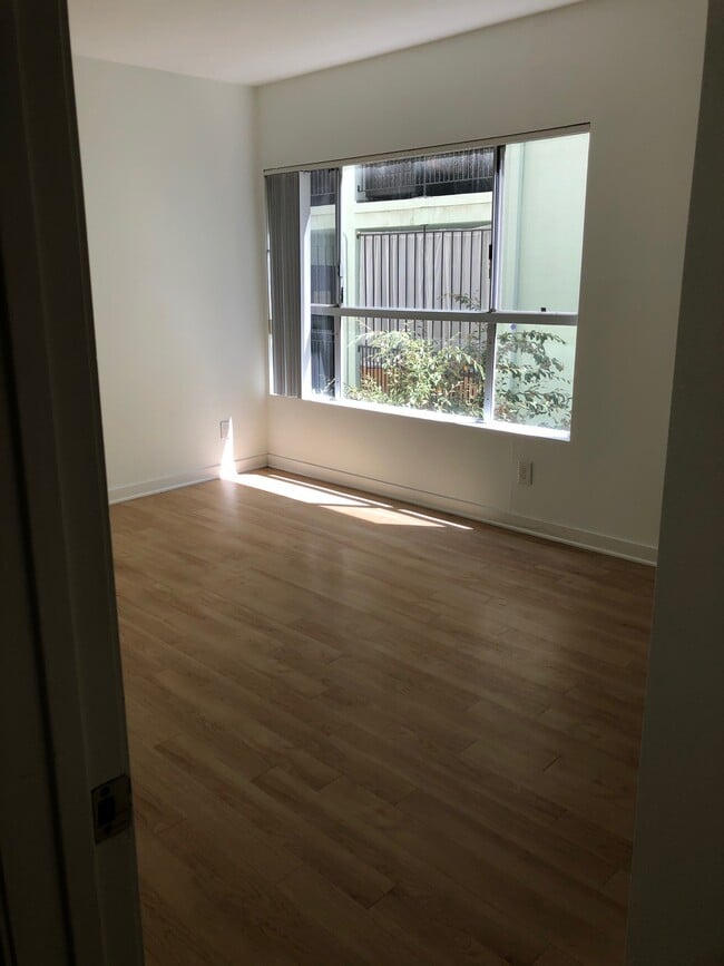 Photo - 939 Palm Ave