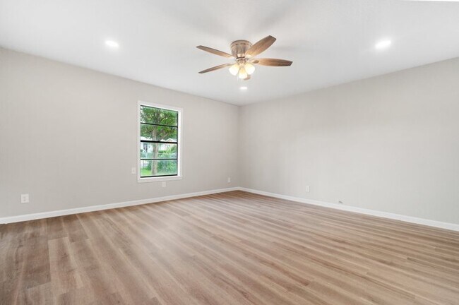 Photo - 407 Lovera Blvd