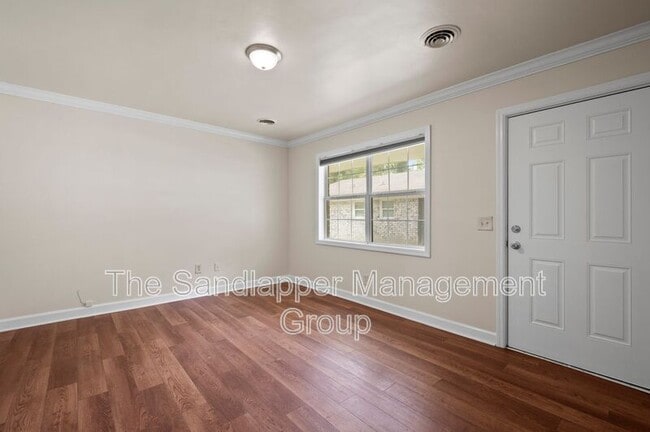 Photo - 634 Cashew St Unit B
