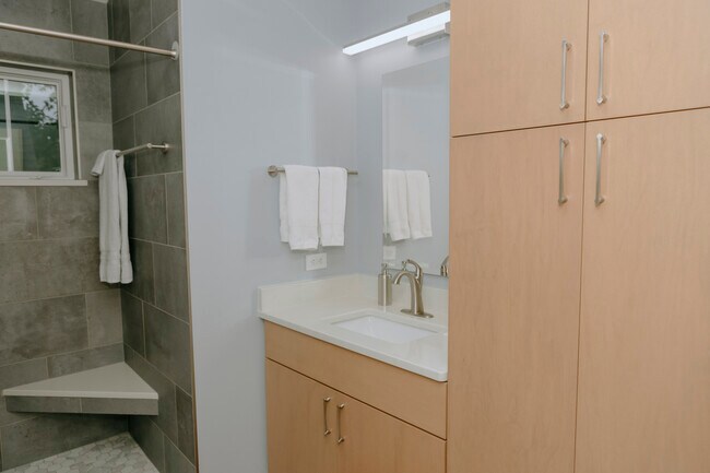 Photo - 608 N Emerson Ave