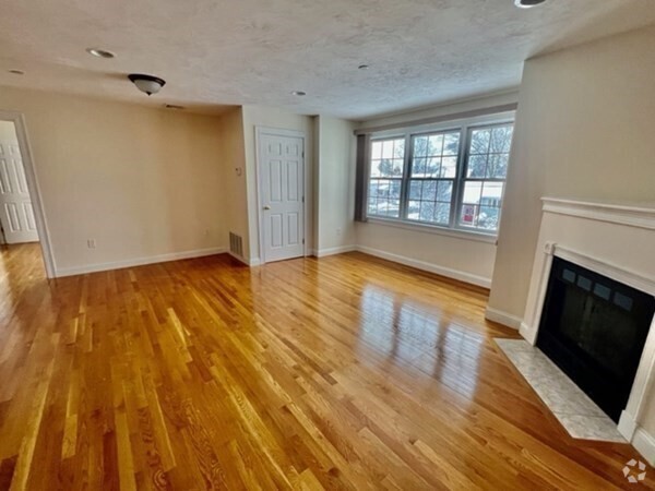 Building Photo - 93 W Emerson St Rental