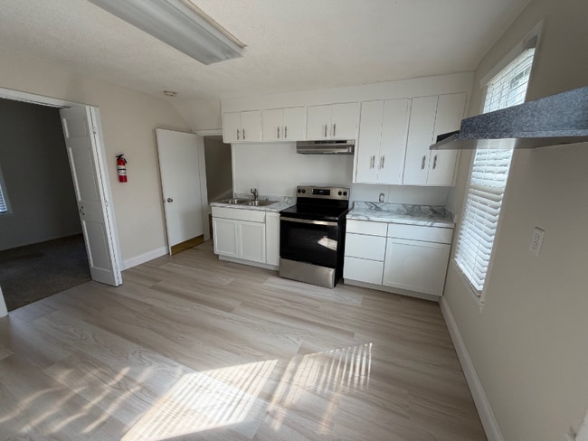 Building Photo - 347 4th Ave S Rental