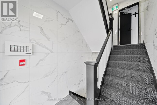 Photo - 15 Balmoral Ave S Unit 4