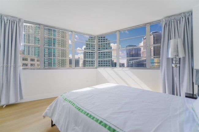 Photo - 801 Brickell Bay Dr Unit 1962