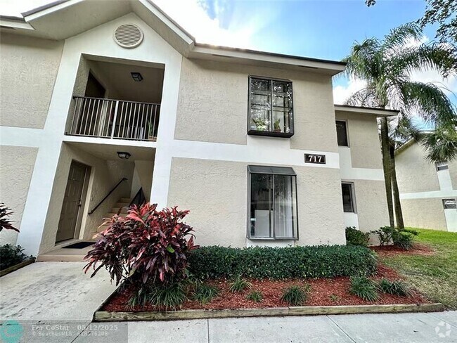 Building Photo - 717 Gardens Dr Unit 106 Rental