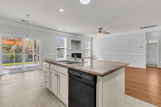 Photo - 5 Bedroom 3 Bath Home Located in Sophia La...