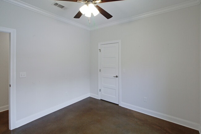 Photo - 1172 Greenfield Cir