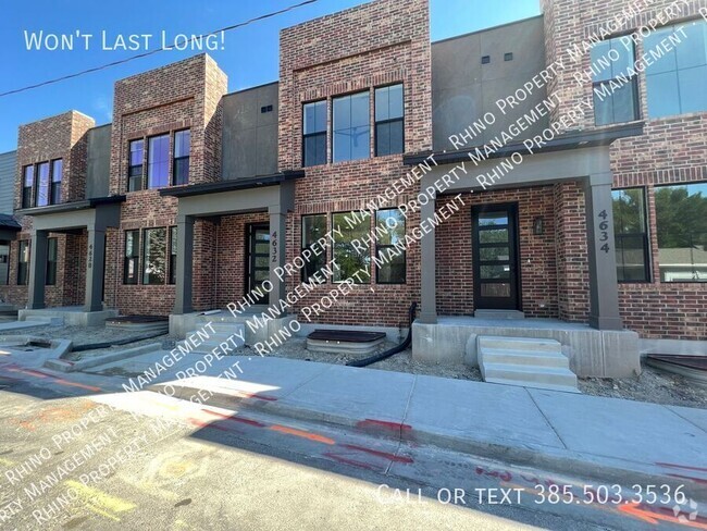 Building Photo - 3 Bedroom/3 Bathroom Townhome in Holladay