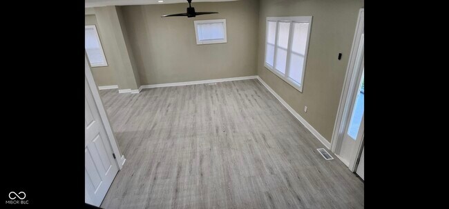 Photo - 261 N Pershing Ave