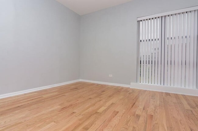 Building Photo - 2 bedroom in Chicago IL 60637 Unit 3