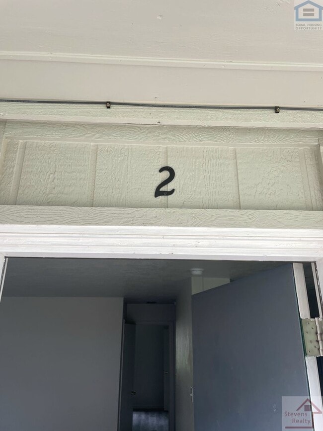 Photo - 1502 NW Kingsbury Ave