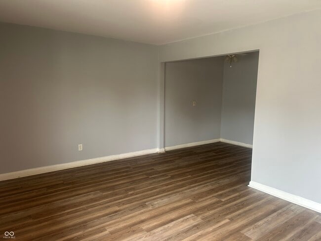 Photo - 135 W Hendricks St Unit 4