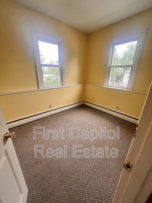 Building Photo - 923 Greenbriar Rd Rental