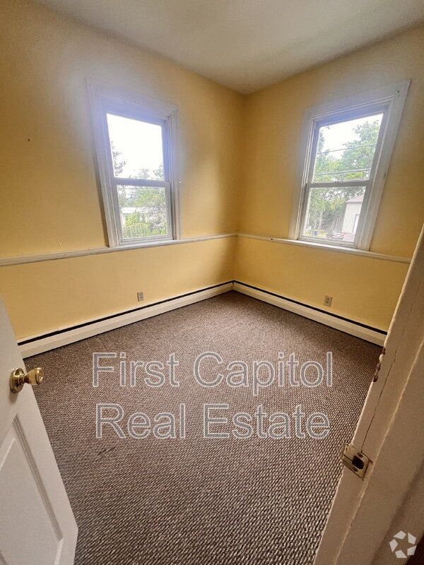 Building Photo - 923 Greenbriar Rd Rental