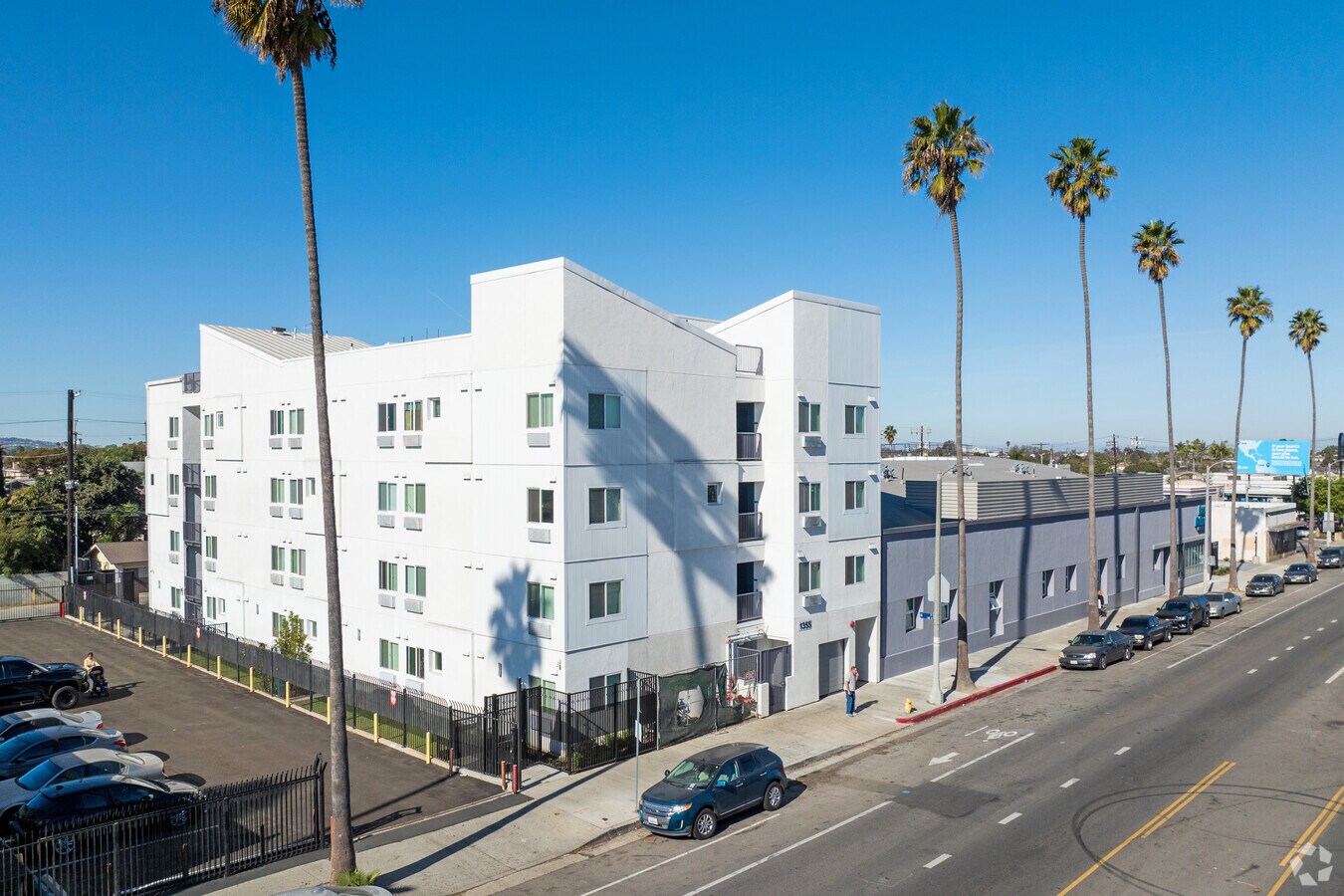 1355 N Avalon Blvd - Las Palmas Apartments