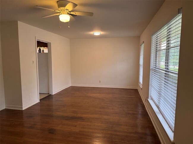 Photo - 4013 Newshire Dr
