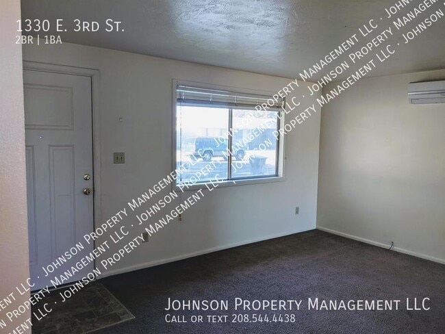 Photo - 1330 E 3rd St