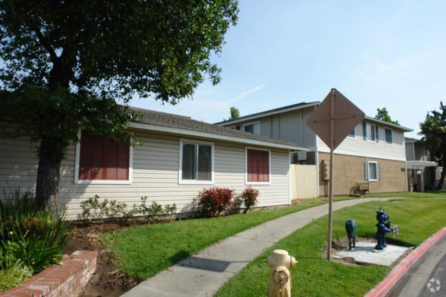 Clayton Crossing Apartments