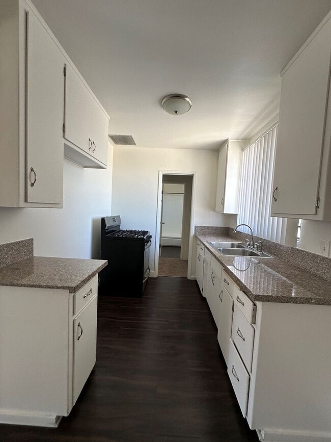 Photo - 111-115 E. Beach Ave.