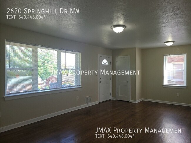 Photo - 2620 Springhill Dr NW