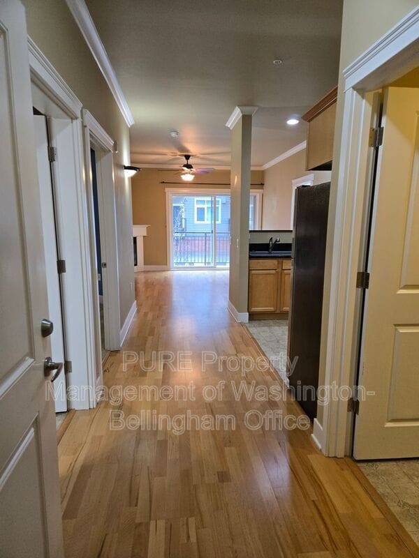 Photo - 1015 Railroad Ave