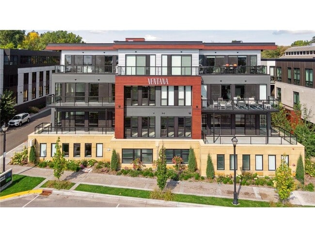 Photo - 253 Lake St E Unit 206