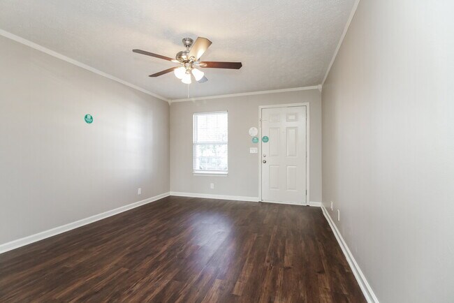 Photo - 1409 Amal Dr