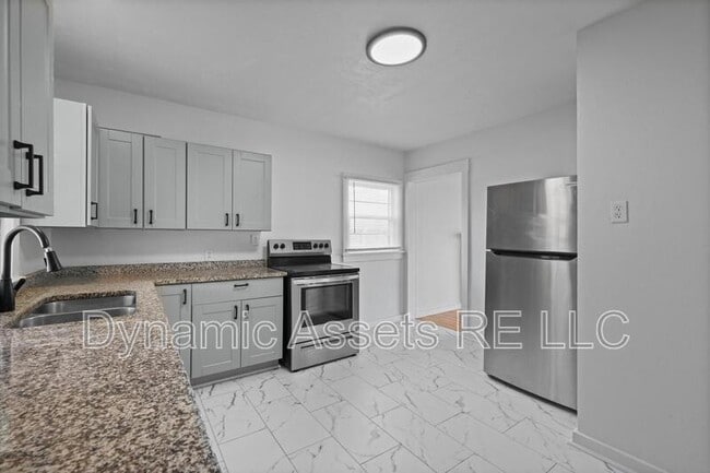 Photo - 405 N Walnut St