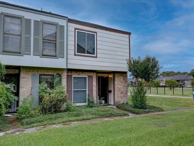 Photo - 6330 Creekbend Dr Unit True