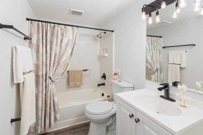 Jasmine Springs | Bathroom