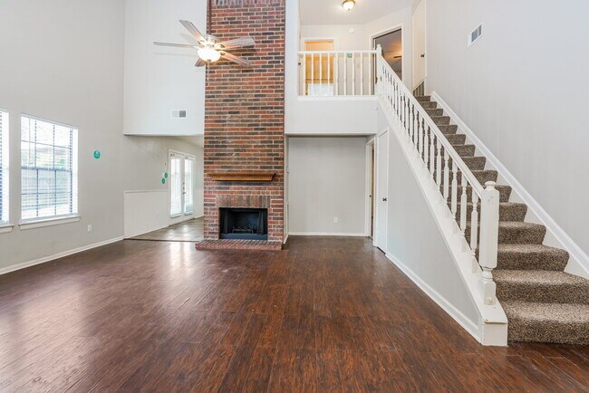 Photo - 7715 Springville Dr