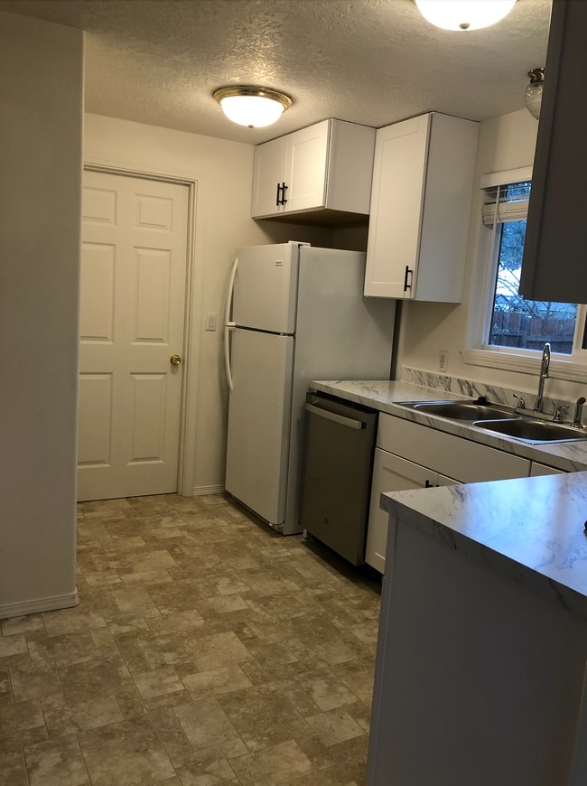 Photo - 4225 Mahrt Ave SE