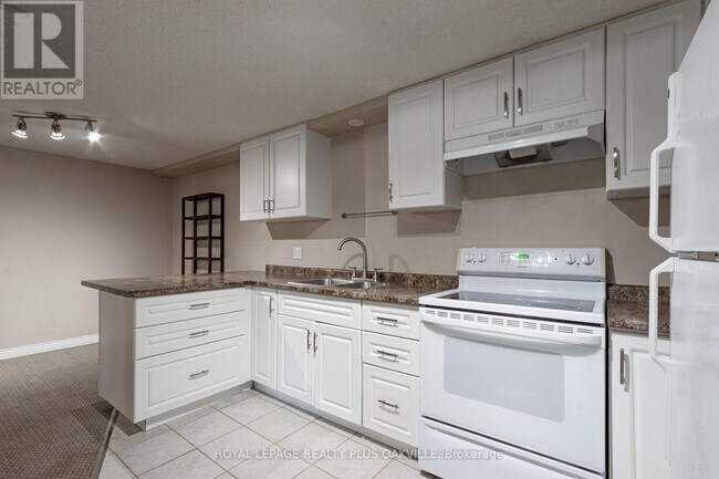 Photo - 415 Norrie Crescent