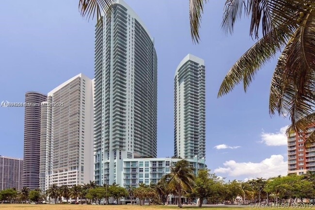 Building Photo - 1900 N Bayshore Dr Unit 1006
